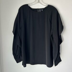 Valette Elegant Black Blouse with Buttoned Cuffs